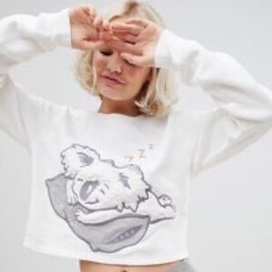 Gilly Hicks Cream Cropped Sweatshirt with Bear Motif